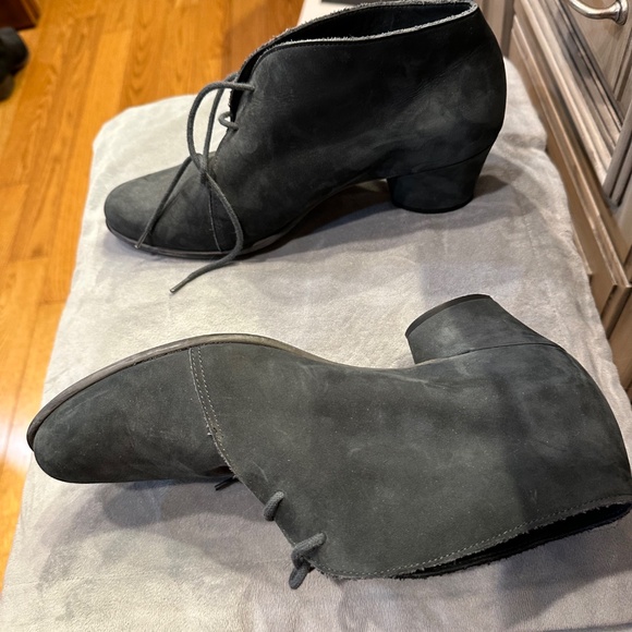 Shoes - Arche LN, light grey suede booties with laces, EU size 41, light wear - Picture 3 of 7